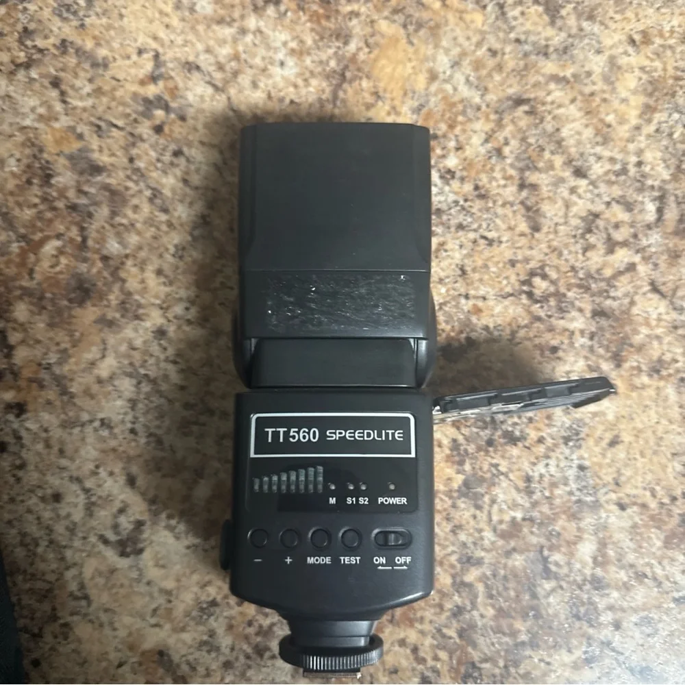 Neewer speedlite tt560 Black Speedlight Flash with Textured Grip and LCD Display